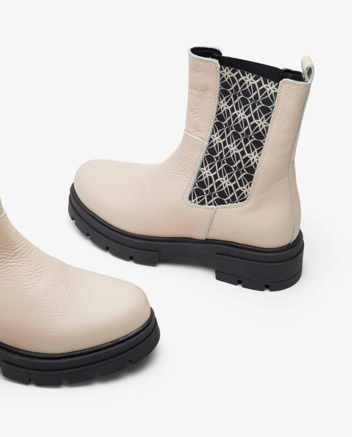 Cuplé Botin Elastico Napa Bugui Beig^Mujer Botas Y Botines