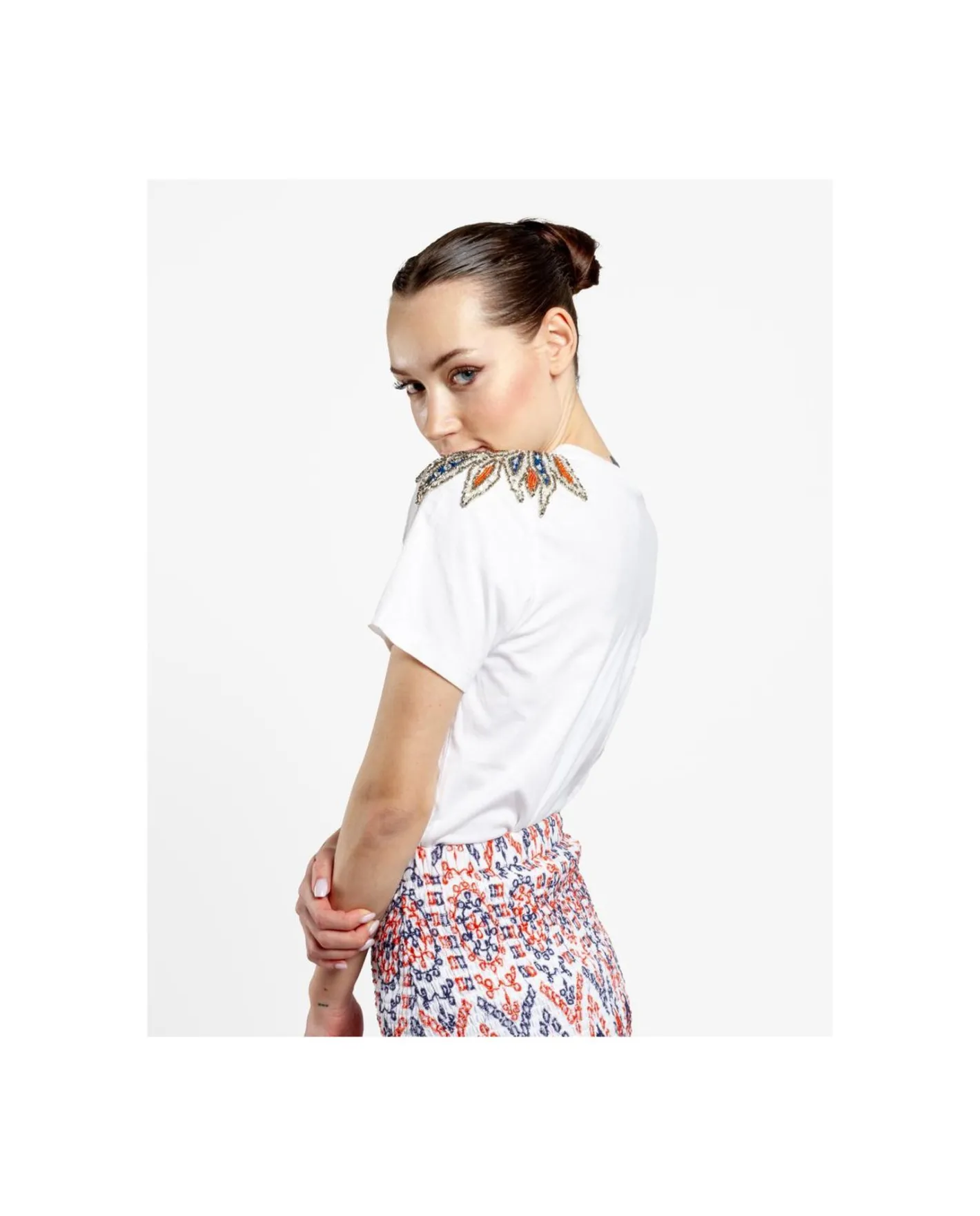 Cuplé Camiseta Hombros Bordados Punto Blanco^Mujer Camisas Y Tops