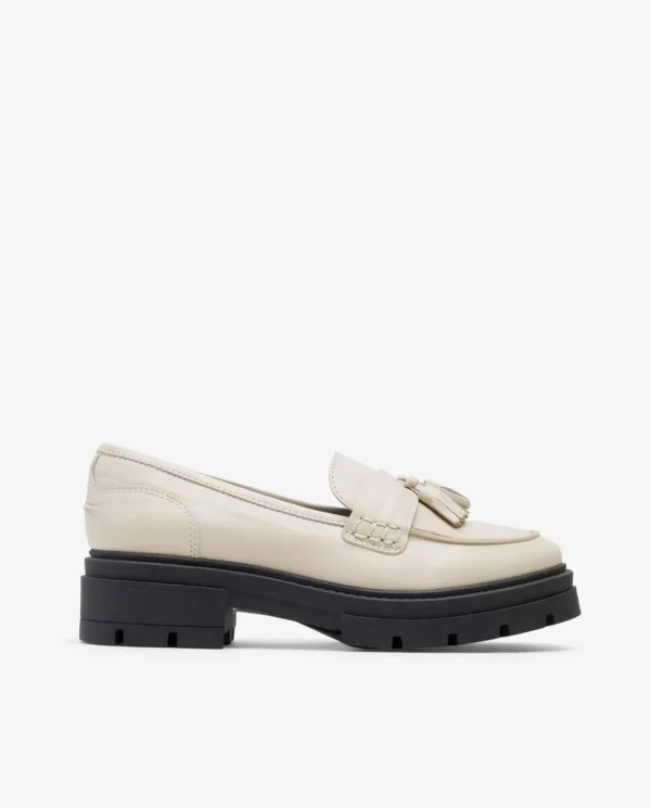 Cuplé Mocasin Borla Napa Beig^Mujer Mocasines Y Bailarinas
